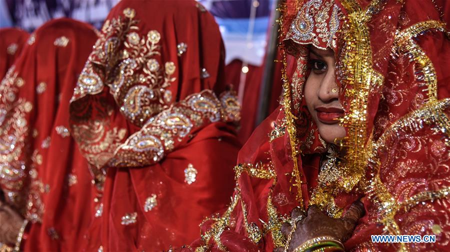 INDIA-MUMBAI-MASS WEDDING
