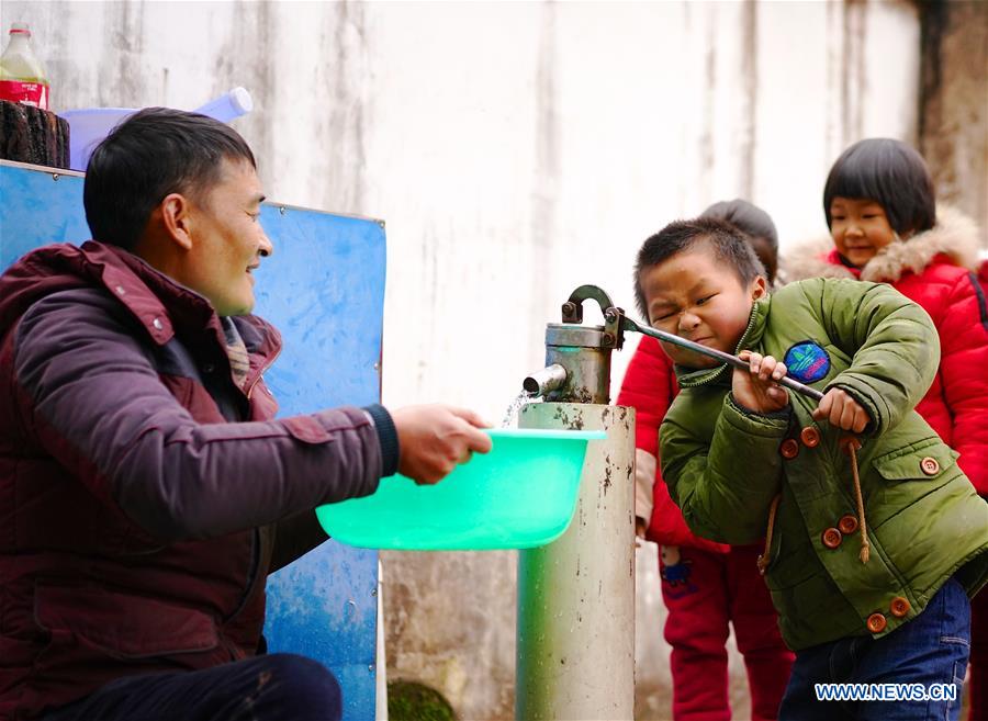 CHINA-JIANGXI-TEACHER-LEFT-BEHIND CHILDREN-COOK (CN)