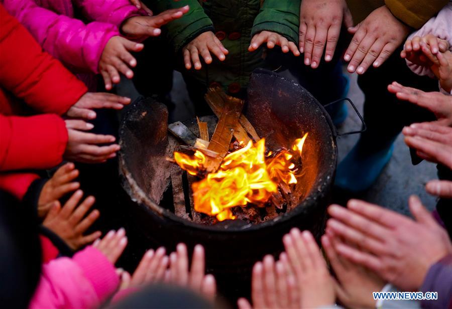 CHINA-JIANGXI-TEACHER-LEFT-BEHIND CHILDREN-COOK (CN)