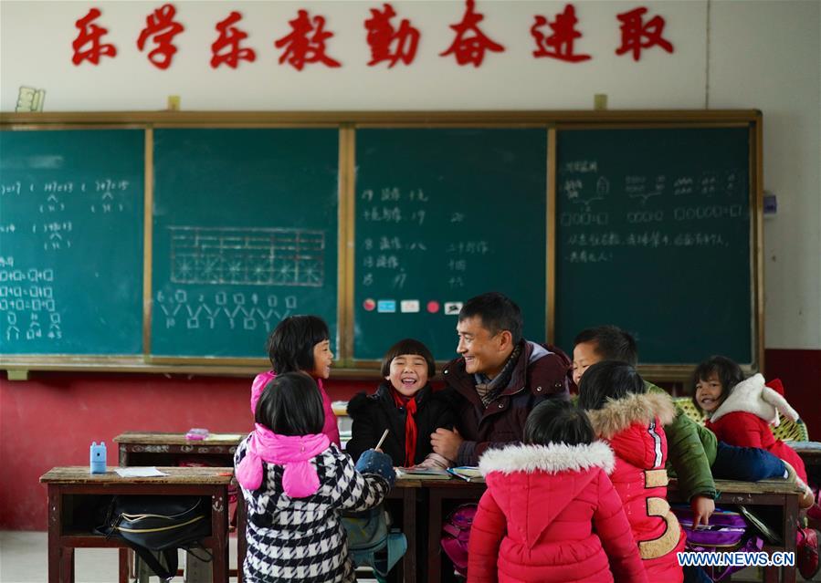 CHINA-JIANGXI-TEACHER-LEFT-BEHIND CHILDREN-COOK (CN)