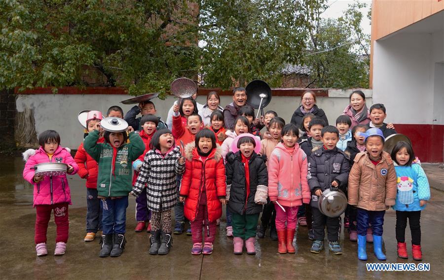 CHINA-JIANGXI-TEACHER-LEFT-BEHIND CHILDREN-COOK (CN)