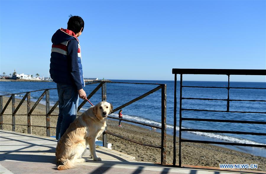 SPAIN-ANDALUSIA-MARBELLA-SEASHORE-WINTER-SUNSHINE