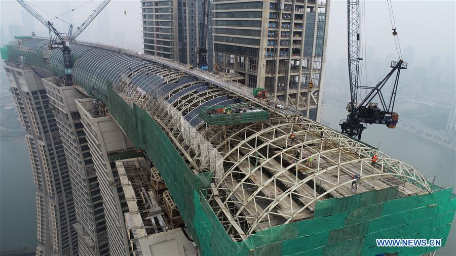 CHINA-CHONGQING-RAFFLES SQUARE-SKY CORRIDOR-CONSTRUCTION (CN)