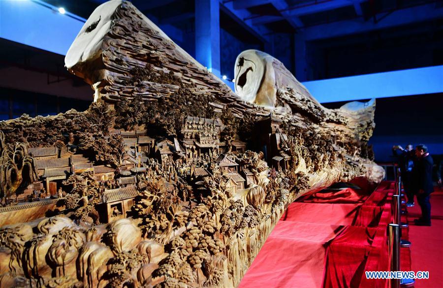 CHINA-FUJIAN-PUTIAN-WOOD CARVING-CLASSICAL PAINTING (CN)