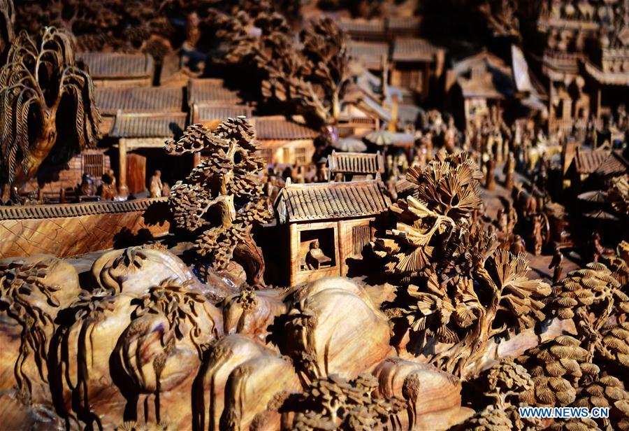 CHINA-FUJIAN-PUTIAN-WOOD CARVING-CLASSICAL PAINTING (CN)