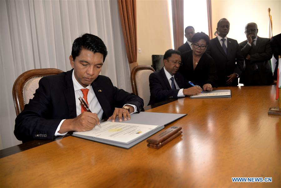 MADAGASCAR-ANTANANARIVO-POWER-HAND OVER