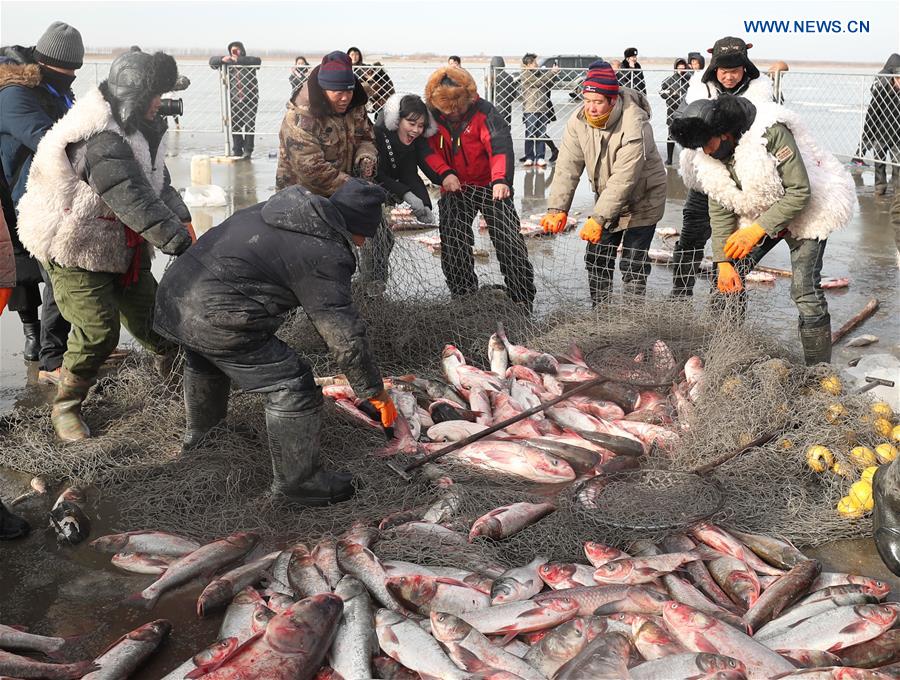 CHINA-LIAONING-WINTER FISHING(CN)