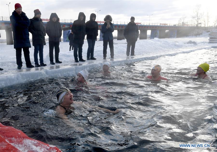 (SP)CHINA-HELONGJIANG-JAGDAQI-WINTER SWIMMING-NORTH POLAR BEAR CLUB