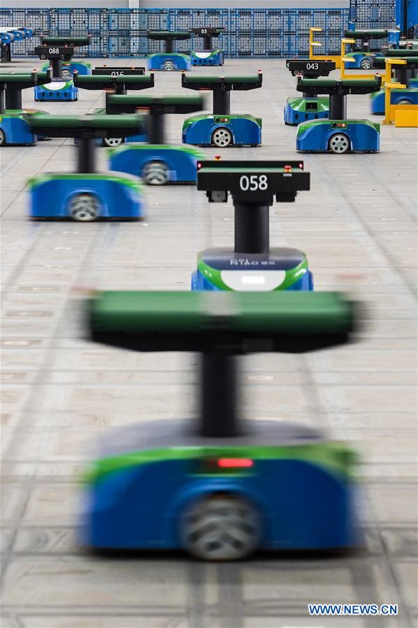 CHINA-ZHEJIANG-ROBOT-PACKAGE DISTRIBUTING CENTER (CN)