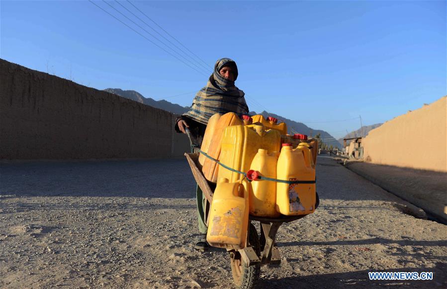 AFGHANISTAN-KANDAHAR-LIFE-PUBLIC WATER PUMP