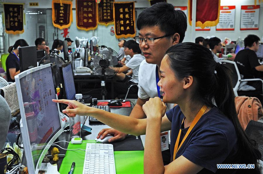 CHINA-RETAIL MARKET-SALE BOOM(CN)