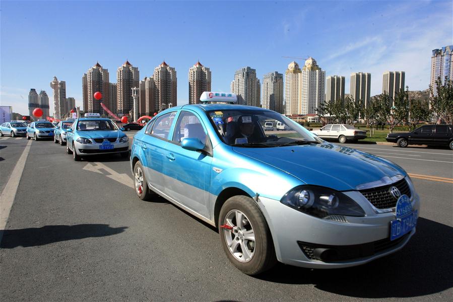 Xinhua Headlines: With globalization at crossroad, China's proposals remain popular