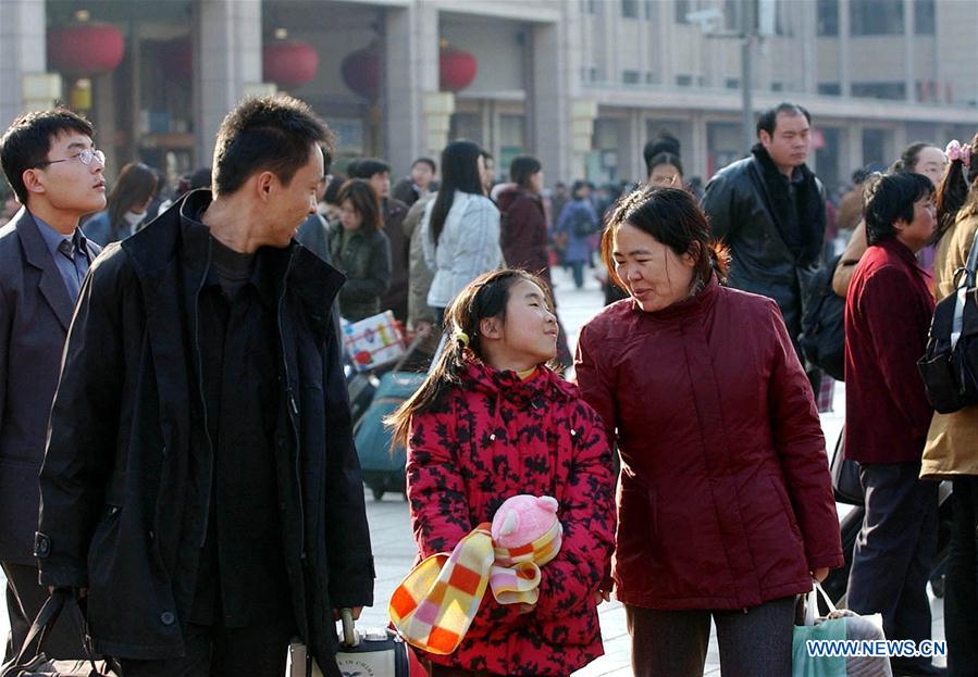 (MOMENTS FOREVER) CHINA-SPRING FESTIVAL-HOMEWARD BOUND-FAMILY REUNION (CN)