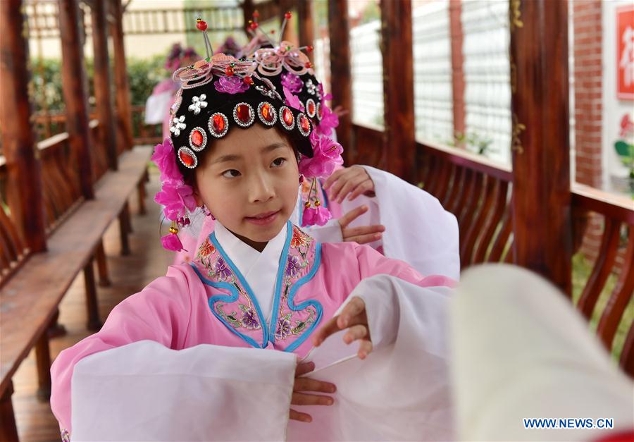 #CHINA-HUBEI-PRIMARY SCHOOL-OPERA  EDUCATION (CN)