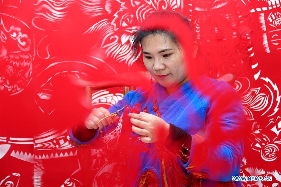 #CHINA-SHANDONG-SPRING FESTIVAL-PAPER-CUTTING ARTWORK (CN)