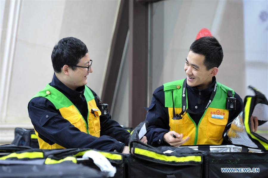 #CHINA-WUHAN-SPRING FESTIVAL-TRAVEL RUSH-DELIVERYMAN (CN)