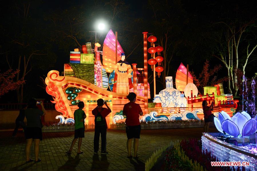 MALAYSIA-KUALA LUMPUR-CHINESE NEW YEAR-LANTERN FESTIVAL