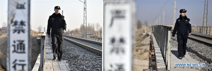 Xinhua Headlines: Guarding a 36-km railway line with love