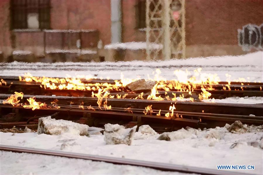 Chicago train tracks set on fire to ensure safety running Xinhua