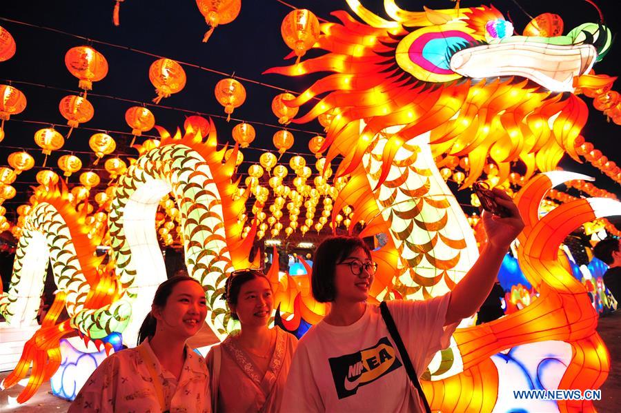THAILAND-BANGKOK-LANTERN SHOW-SPRING FESTIVAL