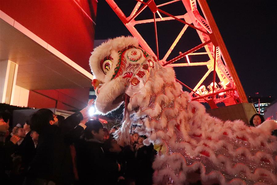 Xinhua Headlines: Chinese New Year celebrations touch hearts around world