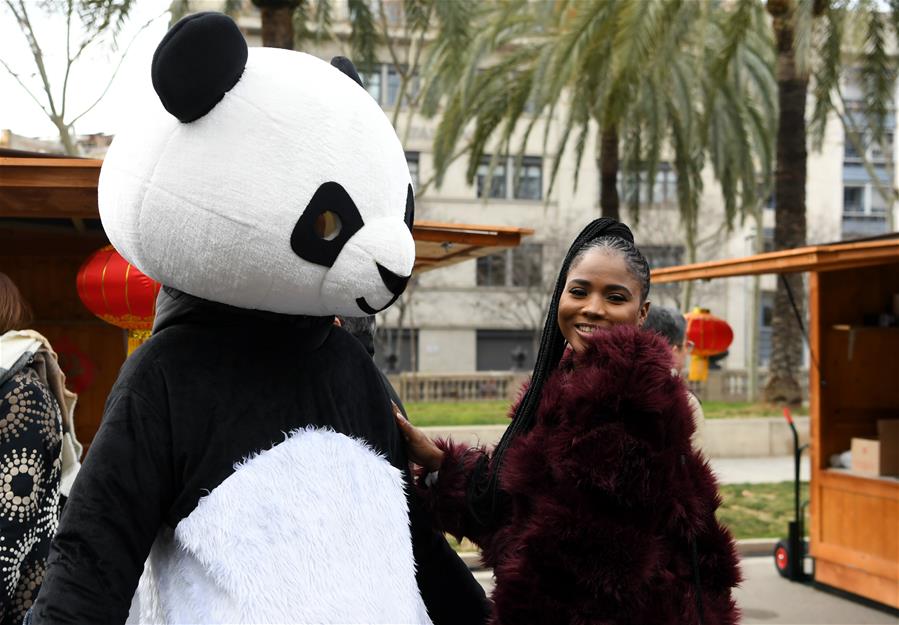 Xinhua Headlines: Chinese New Year celebrations touch hearts around world