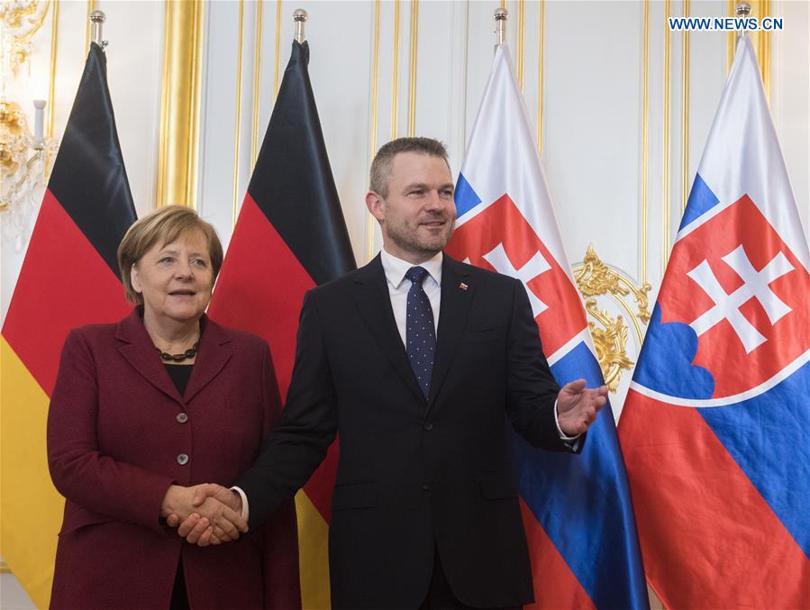 SLOVAK-BRATISLAVA-GERMANY-MERKEL-TALK