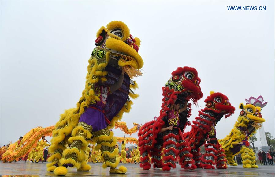 CHINA-JIANGXI-LION AND DRAGON DANCE (CN)