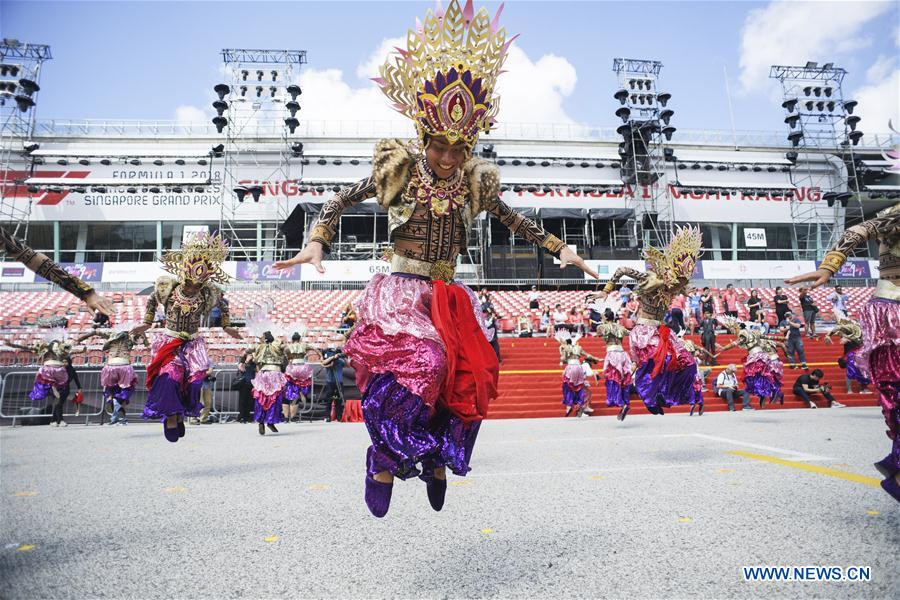 SINGAPORE-F1-PARADE