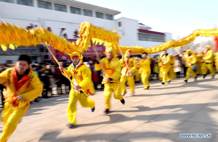 #CHINA-LANTERN FESTIVAL-DRAGON DANCE (CN)