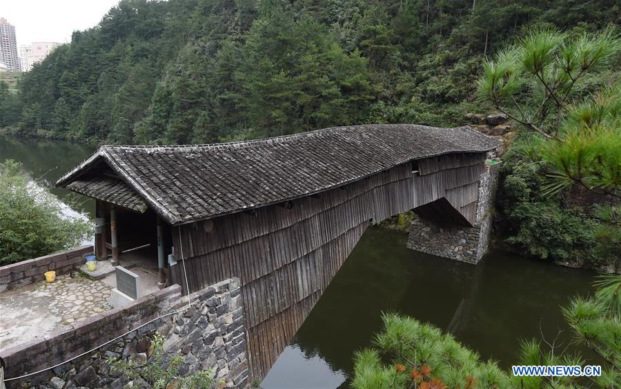 CHINA-FUJIAN-ARCHITECTURE-WOODEN-ROOFED ARCH BRIDGE (CN)