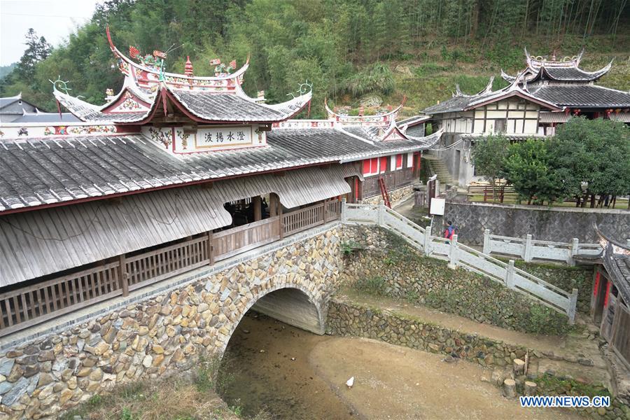 CHINA-FUJIAN-ARCHITECTURE-WOODEN-ROOFED ARCH BRIDGE (CN)