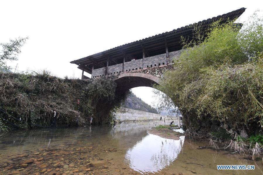 CHINA-FUJIAN-ARCHITECTURE-WOODEN-ROOFED ARCH BRIDGE (CN)