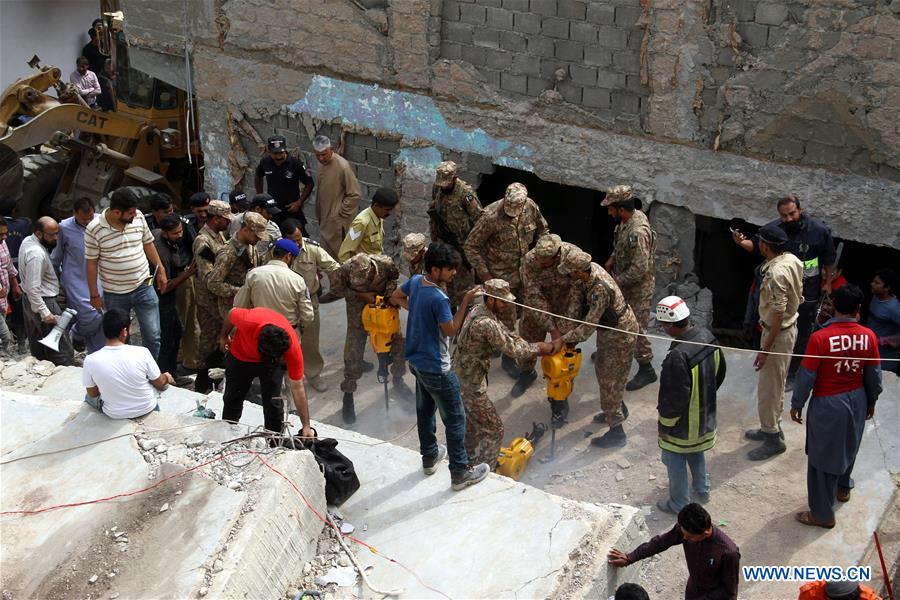 PAKISTAN-KARACHI-BUILDING-COLLAPSE