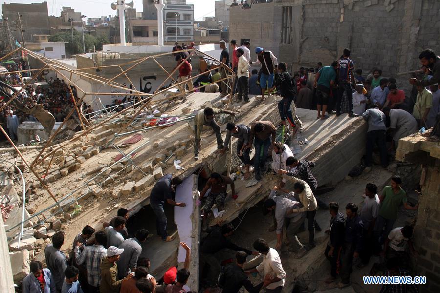 PAKISTAN-KARACHI-BUILDING-COLLAPSE