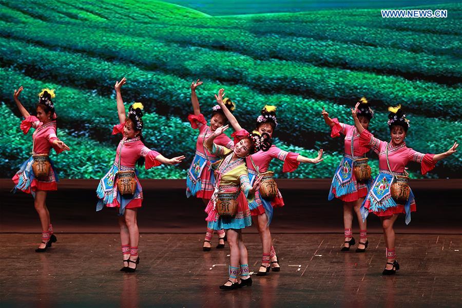 PHILIPPINES-PASAY CITY-CHINESE NEW YEAR-ART PERFORMANCE