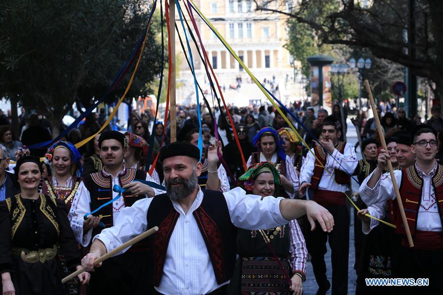 GREECE-ATHENS-CARNIVAL-DANCE