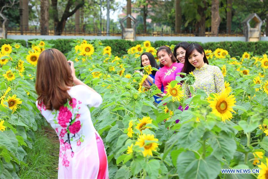 VIETNAM-HANOI-INTERNATIONAL WOMEN'S DAY-AO DAI