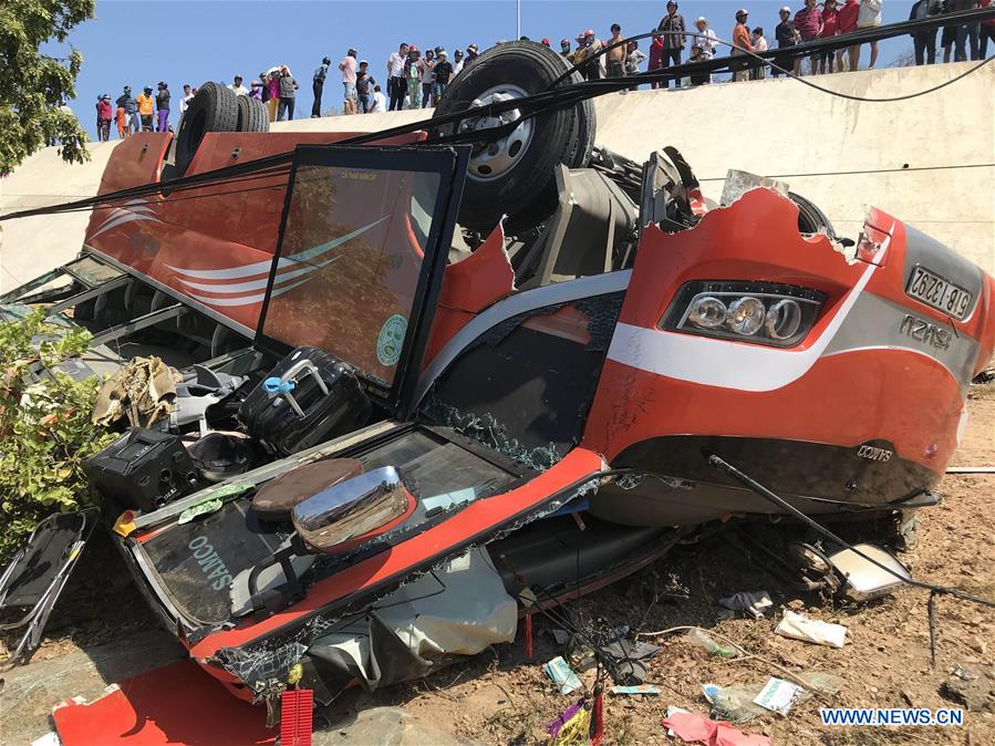 VIETNAM-BINH THUAN-COACH ACCIDENT