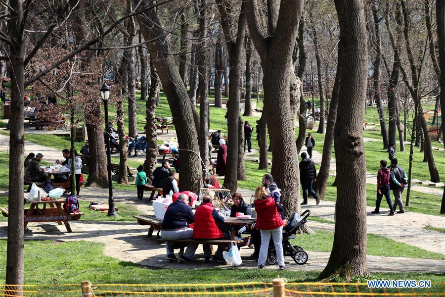 TURKEY-ISTANBUL-WARMTH