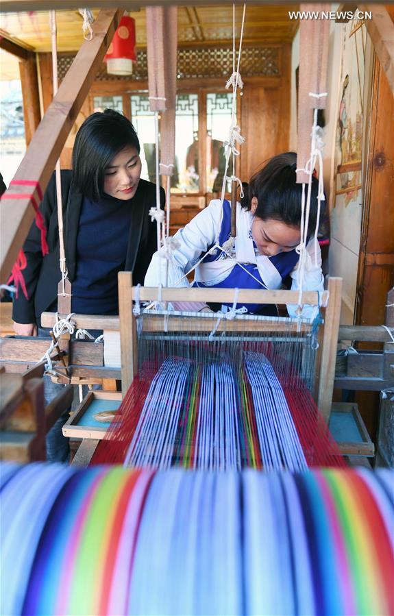 Xinhua Headlines: "For the people," grassroots lawmakers speak up at "two sessions"