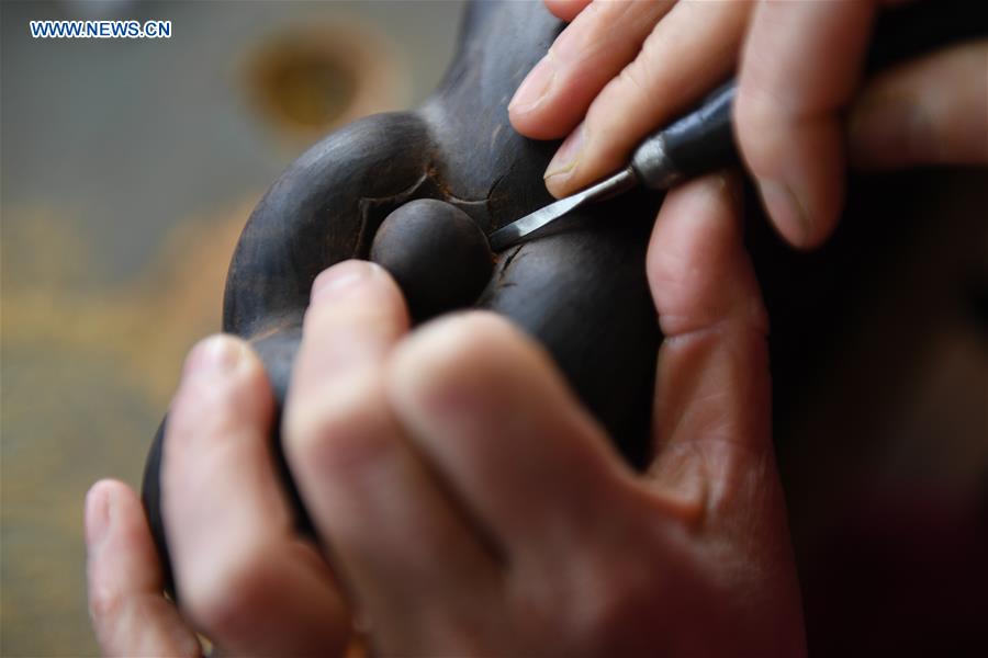 CHINA-SUZHOU-ROSEWOOD-CARVING (CN)