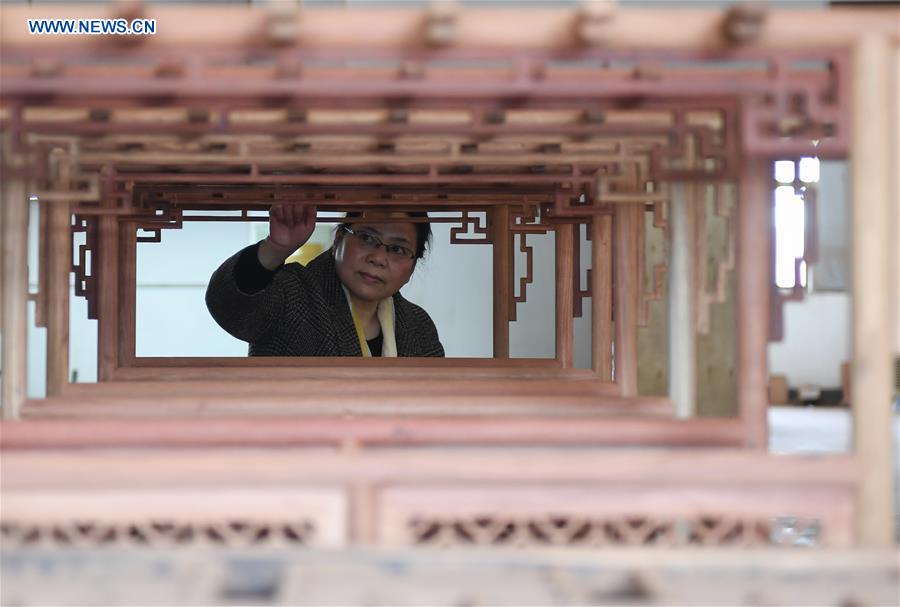 CHINA-SUZHOU-ROSEWOOD-CARVING (CN)