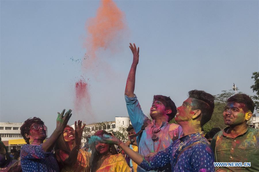 INDIA-KOLKATA-SPRING FESTIVAL