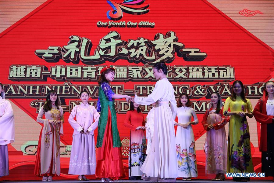 VIETNAM-HANOI-CHINA-YOUTH-CULTURAL EXCHANGE