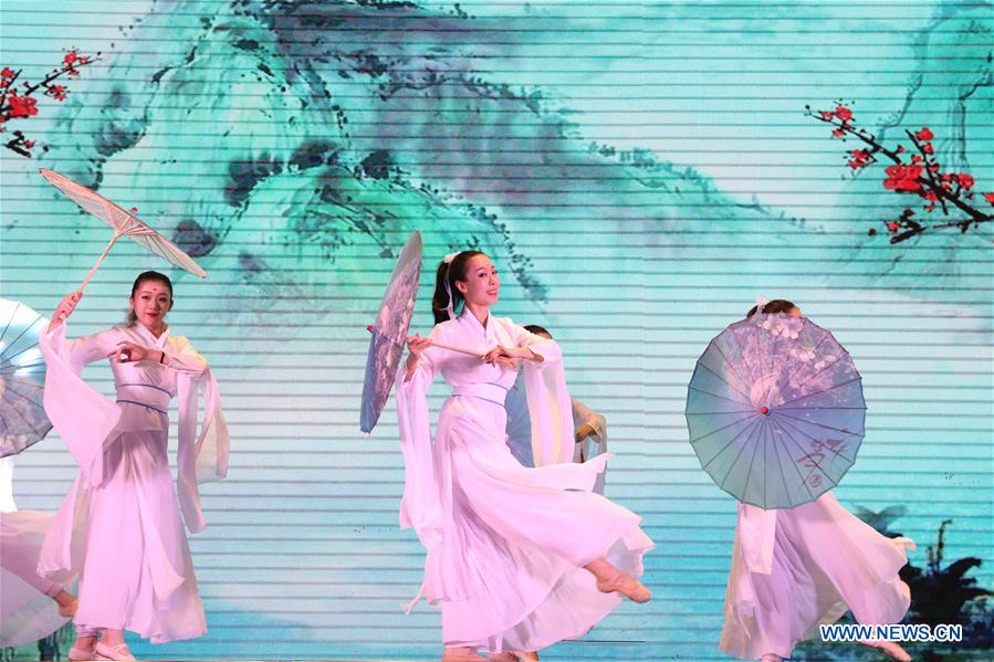 VIETNAM-HANOI-CHINA-YOUTH-CULTURAL EXCHANGE