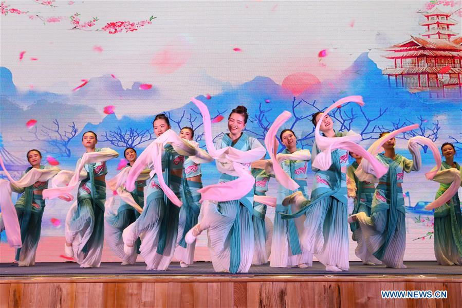 VIETNAM-HANOI-CHINA-YOUTH-CULTURAL EXCHANGE