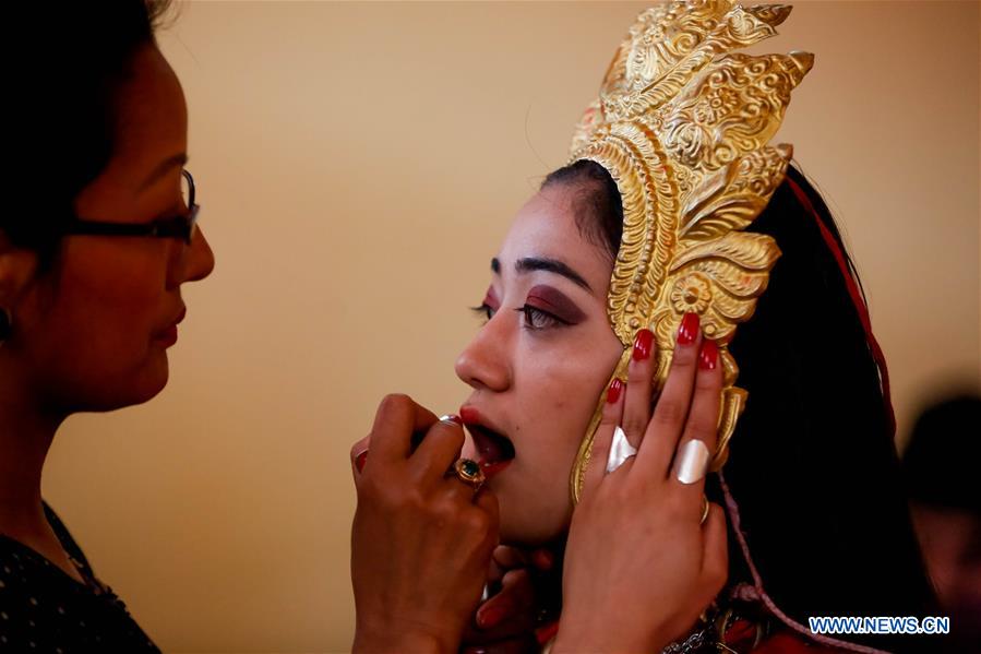 NEPAL-KATHMANDU-MASK DANCER