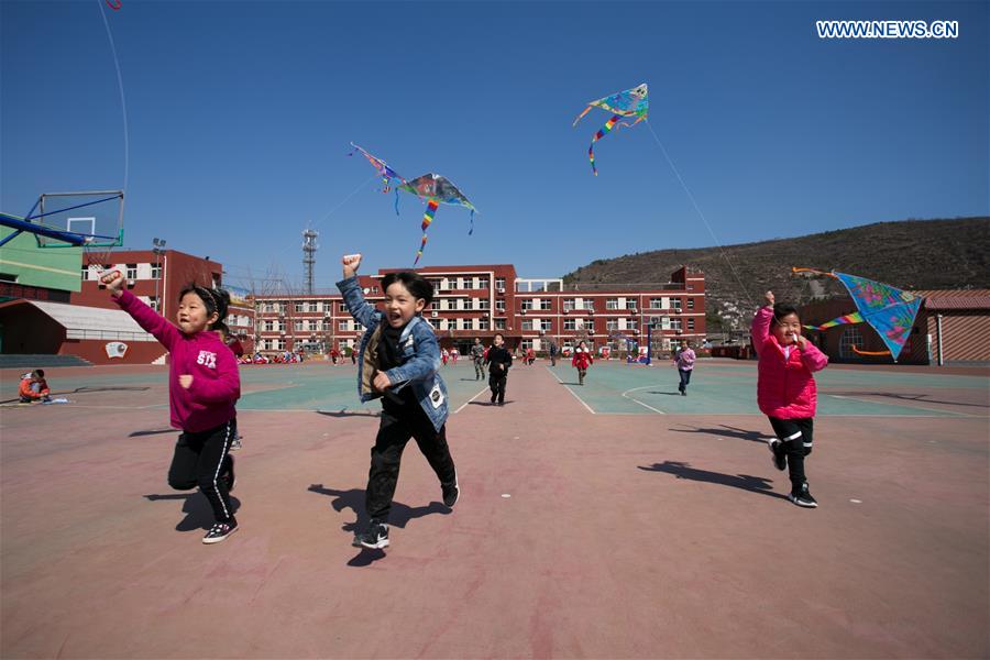 #CHINA-SPRING-CHILDREN-LEISURE-KITES (CN)