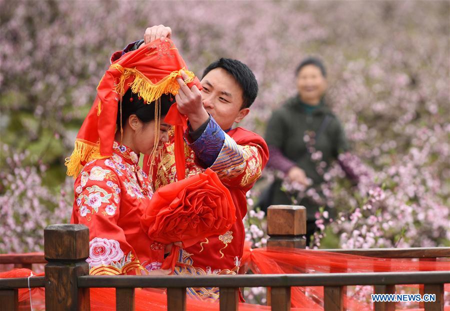 CHINA-GUIZHOU-SHIQIAN-GROUP WEDDING (CN)